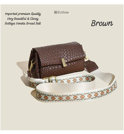 PREMIUM WOVEN TEXTURE CROSSBODY SLING BAG WITH CHAIN STRAP