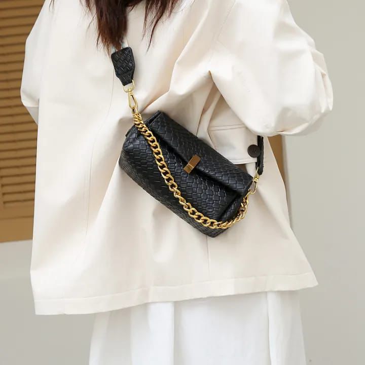 PREMIUM WOVEN TEXTURE CROSSBODY SLING BAG WITH CHAIN STRAP