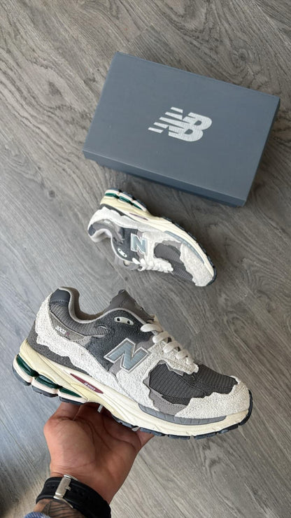 NEW BALANCE 2002